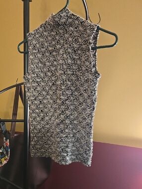 Sleeveless Black & White Knit Mock Neck Top